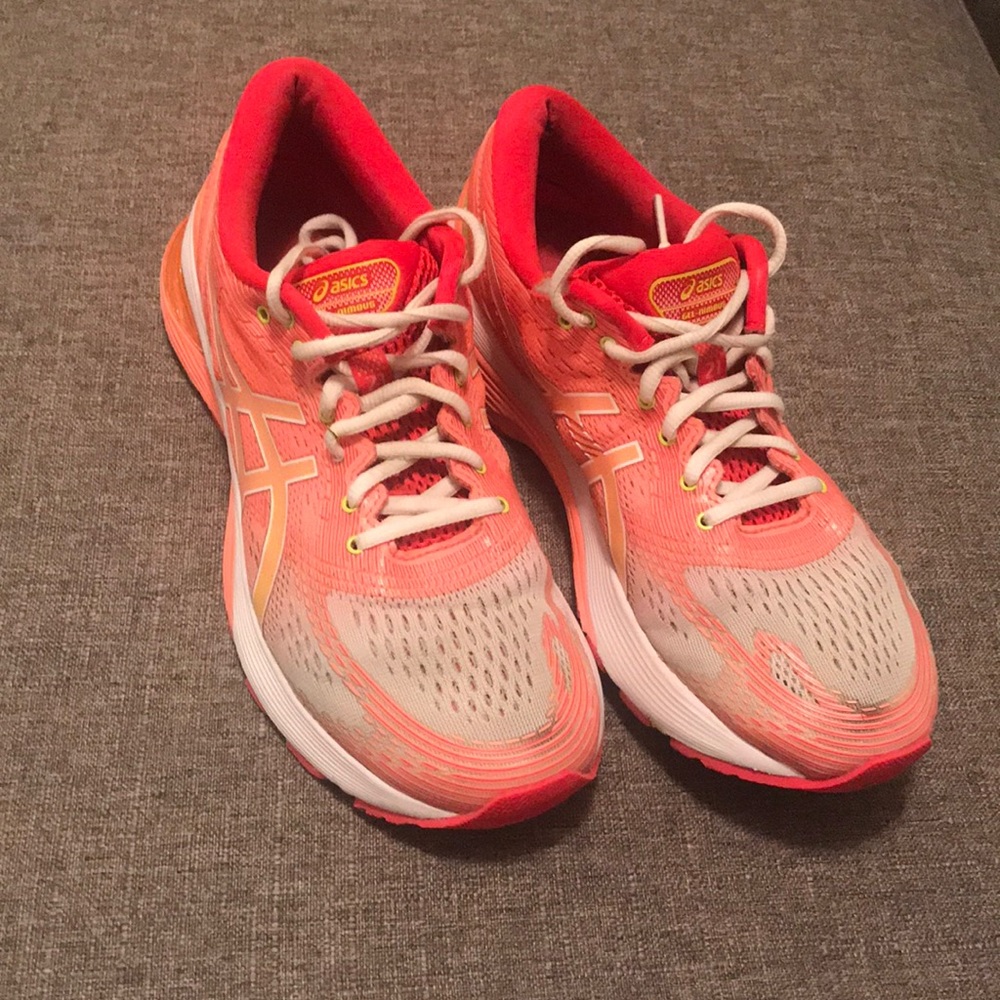 ASICS Nimbus 21 women’s 8 B/medium